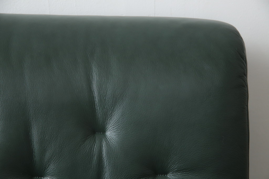 中古　ノルウェー製　ほぼ未使用の極美品!!　EKORNES(エコーネス)　ストレスレス(Stressless)　メトロポリタン　大人の贅沢なくつろぎ空間を演出する三人掛けソファ(アームソファ、3人掛け、3P、トリプルソファ、ロッキング機能、北欧)(定価約55万円)(R-066508)