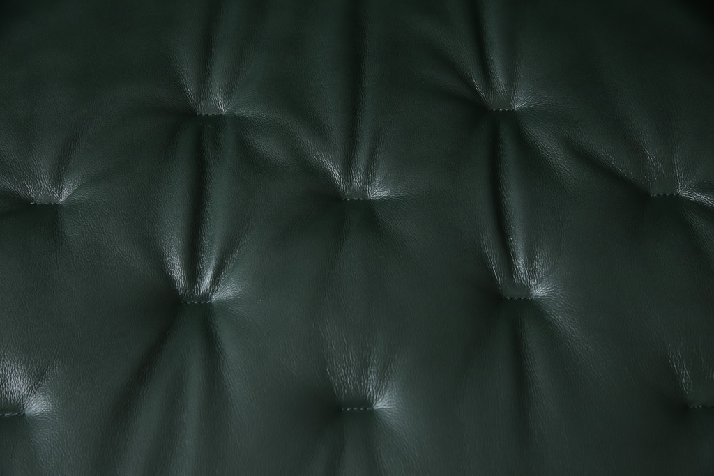 中古　ノルウェー製　ほぼ未使用の極美品!!　EKORNES(エコーネス)　ストレスレス(Stressless)　メトロポリタン　大人の贅沢なくつろぎ空間を演出する三人掛けソファ(アームソファ、3人掛け、3P、トリプルソファ、ロッキング機能、北欧)(定価約55万円)(R-066508)