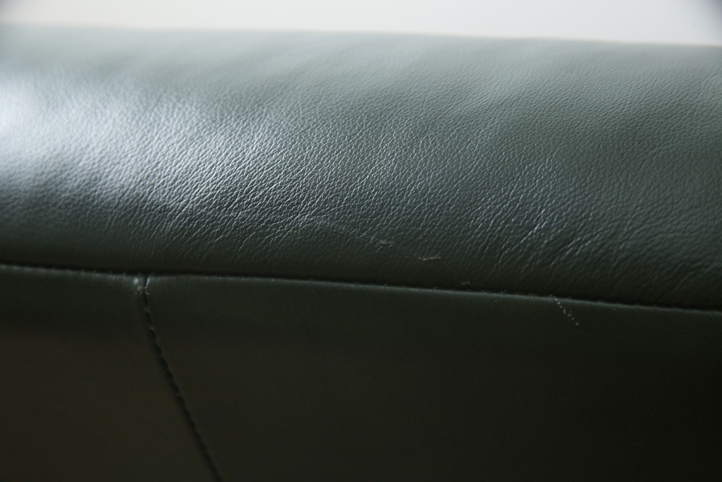 中古　ノルウェー製　ほぼ未使用の極美品!!　EKORNES(エコーネス)　ストレスレス(Stressless)　メトロポリタン　大人の贅沢なくつろぎ空間を演出する三人掛けソファ(アームソファ、3人掛け、3P、トリプルソファ、ロッキング機能、北欧)(定価約55万円)(R-066508)