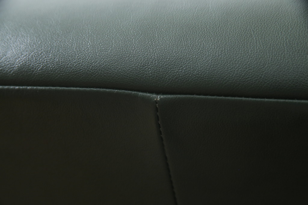 中古　ノルウェー製　ほぼ未使用の極美品!!　EKORNES(エコーネス)　ストレスレス(Stressless)　メトロポリタン　大人の贅沢なくつろぎ空間を演出する三人掛けソファ(アームソファ、3人掛け、3P、トリプルソファ、ロッキング機能、北欧)(定価約55万円)(R-066508)