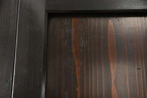 ガラス帯戸3枚をリペア&カスタム!高さをサイズし、調整式のV型戸車を取り付け。本体は現状の色味を活かして仕上げ。(建具、引き戸)