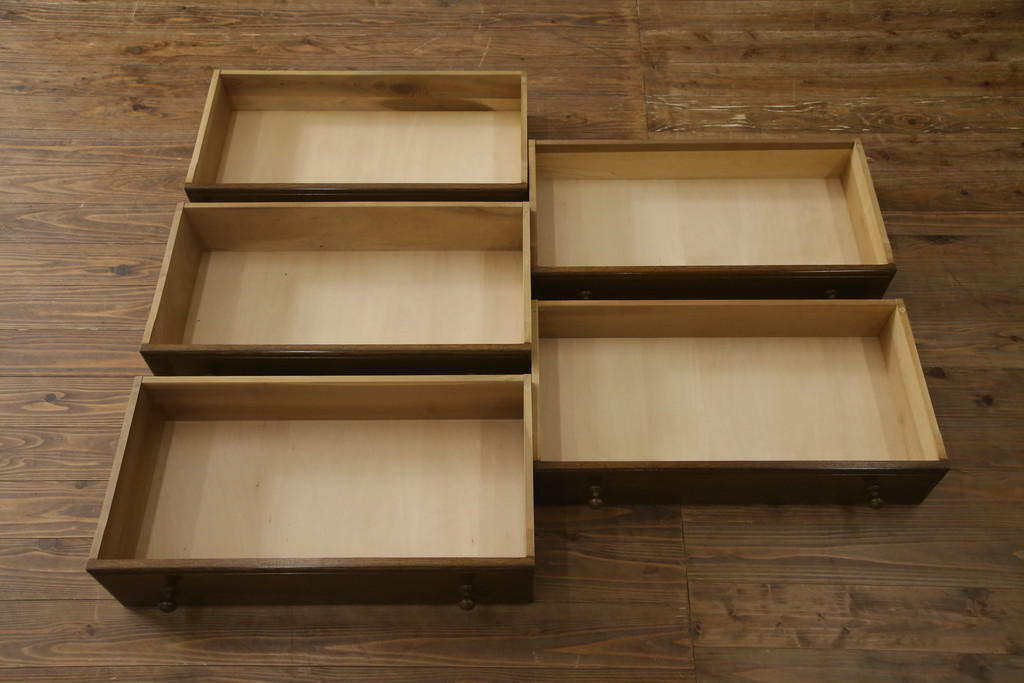 中古　横浜クラシック家具　ノックオンウッド(knockonwood)　コロニアルシリーズ(Hand Made)　オーク材　クラシカルな佇まいのチェスト(引き出し、洋服タンス、ハイチェスト)(定価約33万円)(R-064026)