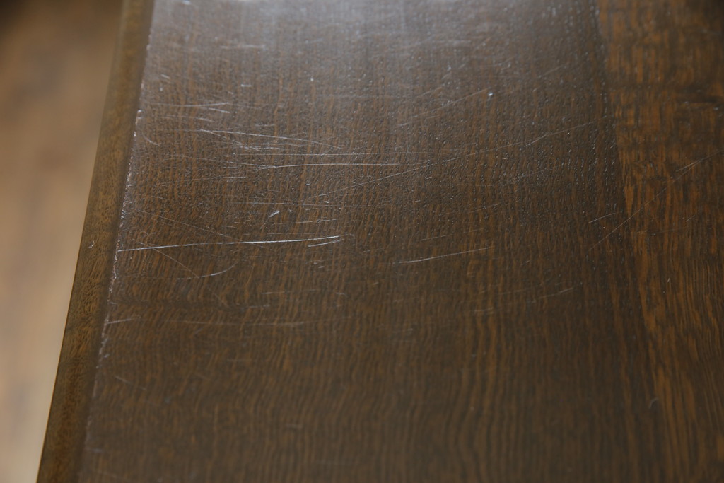 中古　横浜クラシック家具　ノックオンウッド(knockonwood)　コロニアルシリーズ(Hand Made)　オーク材　クラシカルな佇まいのチェスト(引き出し、洋服タンス、ハイチェスト)(定価約33万円)(R-064026)