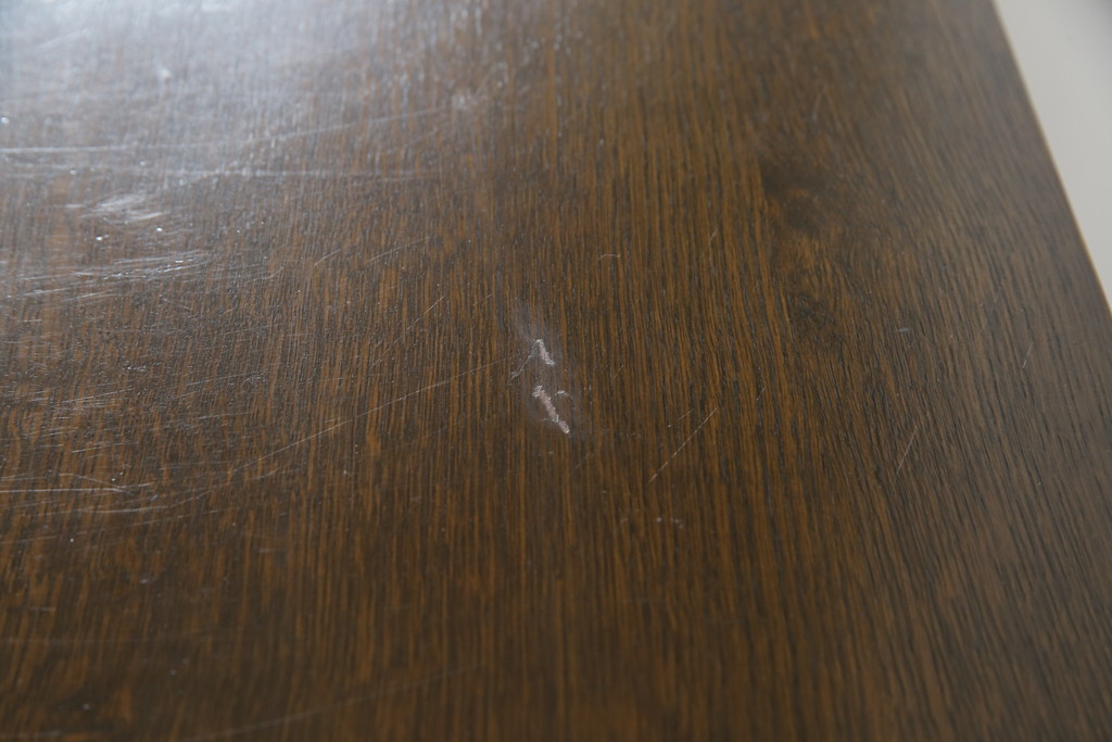 中古　横浜クラシック家具　ノックオンウッド(knockonwood)　コロニアルシリーズ(Hand Made)　オーク材　クラシカルな佇まいのチェスト(引き出し、洋服タンス、ハイチェスト)(定価約33万円)(R-064026)