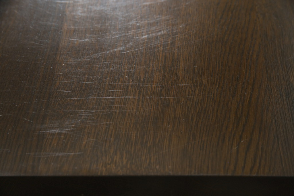 中古　横浜クラシック家具　ノックオンウッド(knockonwood)　コロニアルシリーズ(Hand Made)　オーク材　クラシカルな佇まいのチェスト(引き出し、洋服タンス、ハイチェスト)(定価約33万円)(R-064026)
