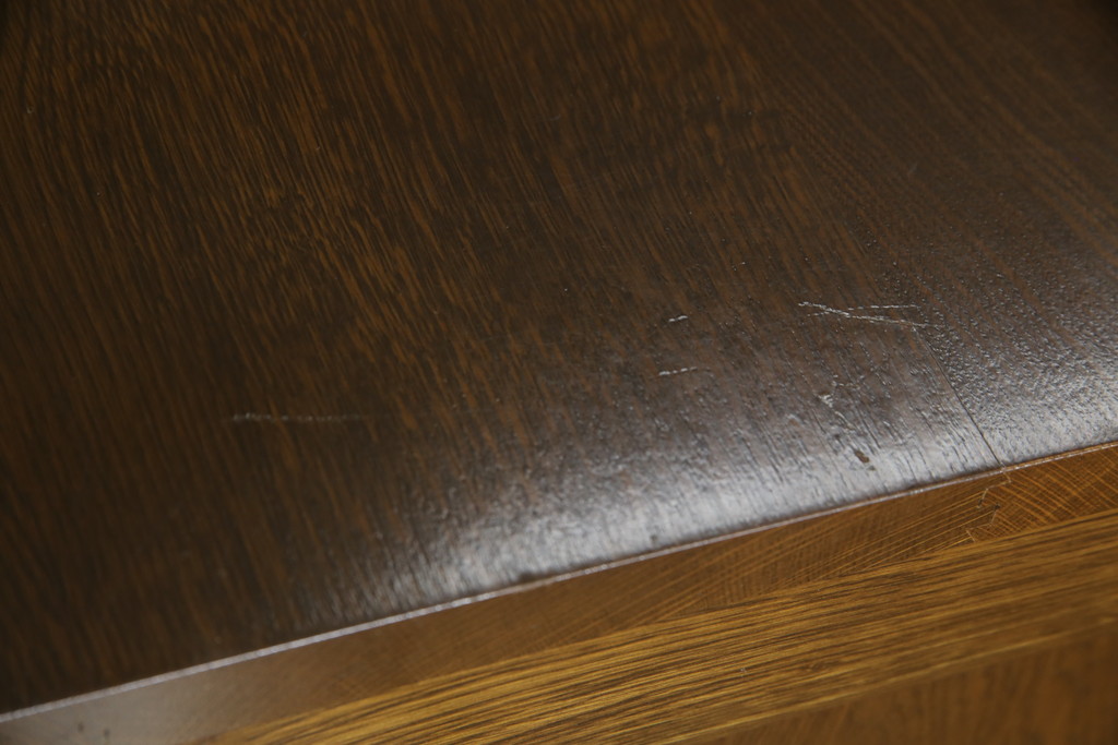 中古　横浜クラシック家具　ノックオンウッド(knockonwood)　コロニアルシリーズ(Hand Made)　オーク材　クラシカルな佇まいのチェスト(引き出し、洋服タンス、ハイチェスト)(定価約33万円)(R-064026)