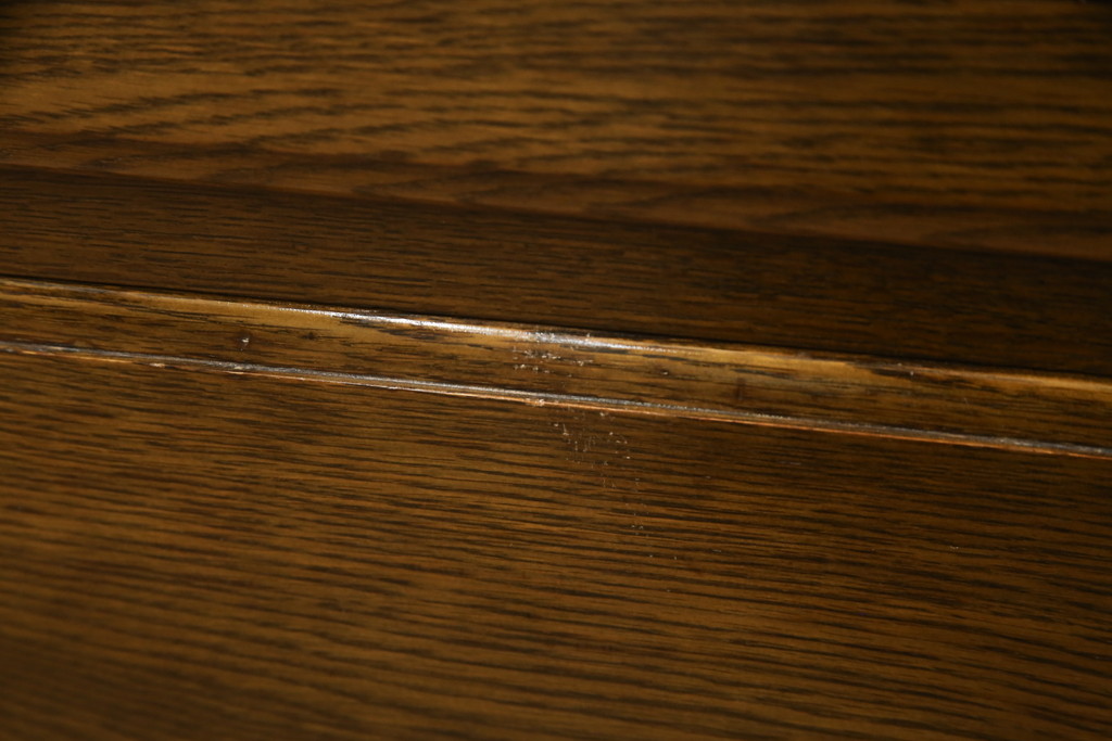 中古　横浜クラシック家具　ノックオンウッド(knockonwood)　コロニアルシリーズ(Hand Made)　オーク材　クラシカルな佇まいのチェスト(引き出し、洋服タンス、ハイチェスト)(定価約33万円)(R-064026)