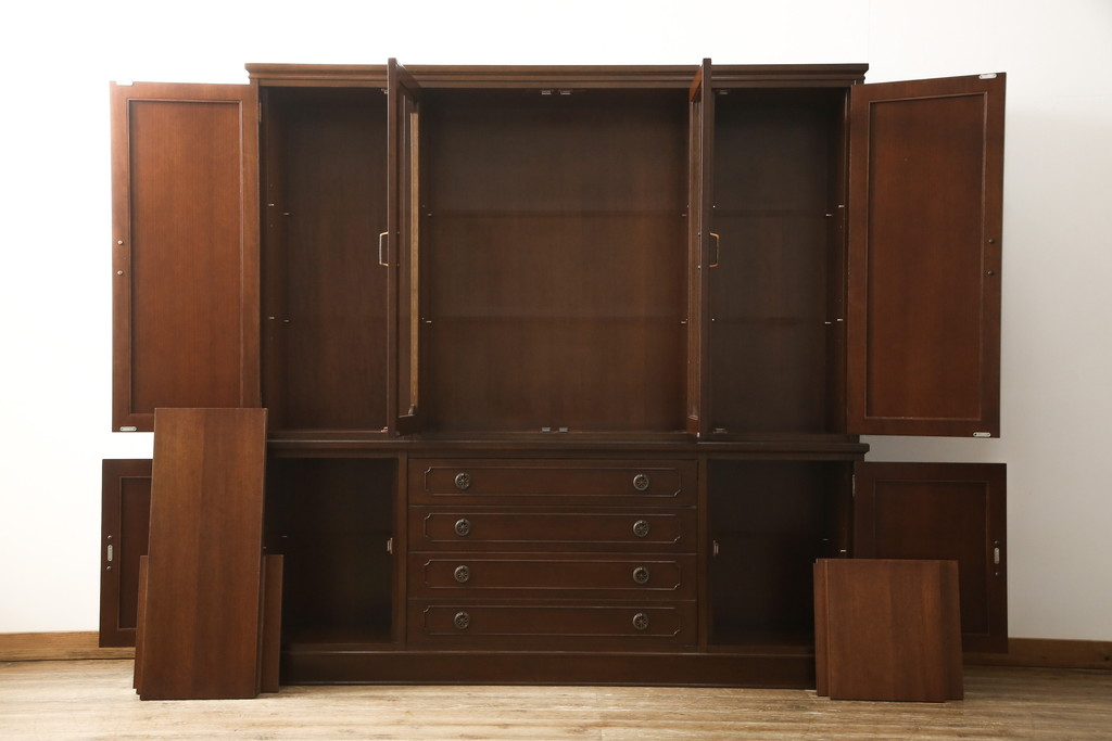 中古　美品　神戸元町欧風家具　メープル不二屋　クラシカルで気品あるデザインが魅力的なキャビネット(食器棚、カップボード、戸棚、収納棚)(R-058501)