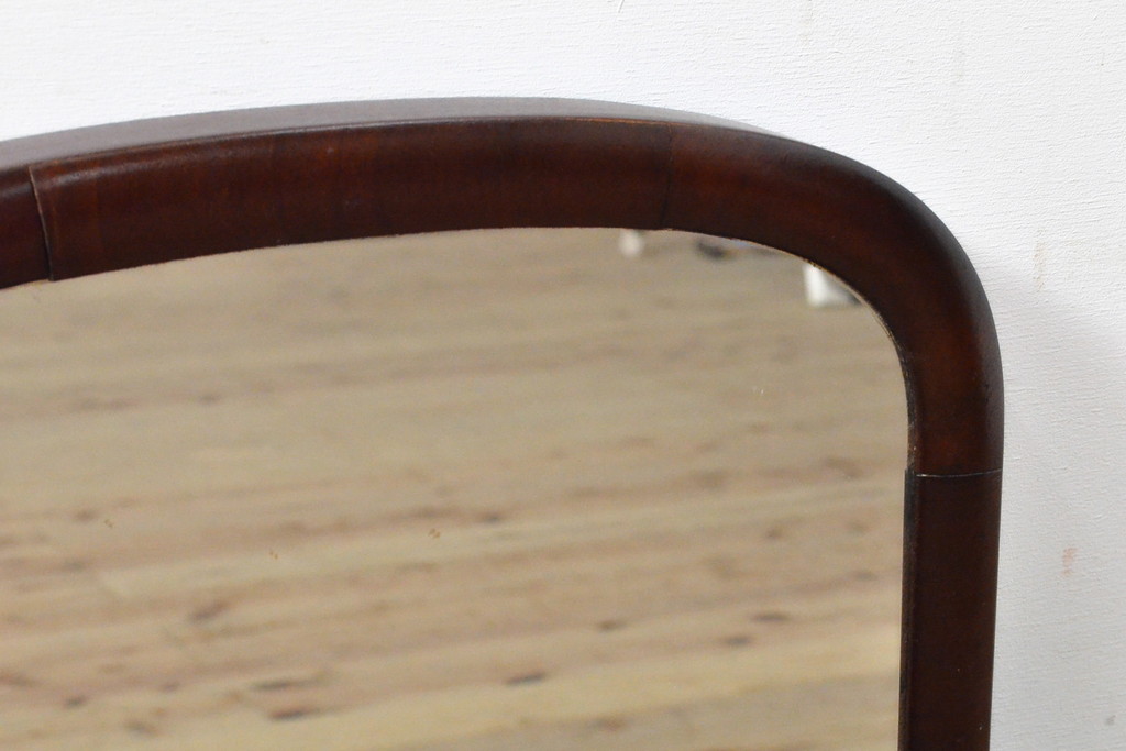 ビンテージ家具　和製ヴィンテージ　民芸家具　曲線のデザインが優しい雰囲気を醸し出す卓上ミラー(鏡)(R-059081)