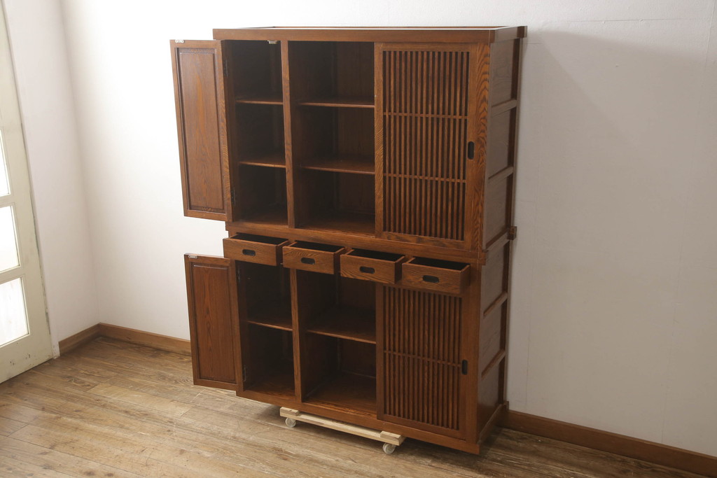 中古　ニレ材　上質な和の空間を演出する二段重ね水屋箪笥(キャビネット、食器棚、収納棚、戸棚)(R-063991)