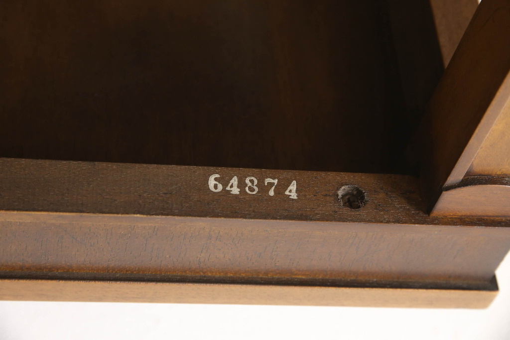 中古　DREXEL HERITAGE(ドレクセルヘリテイジ)　Triune(トライユン)シリーズ　すっきりした佇まいのエンドテーブル(定価約21万円)(サイドテーブル、飾り台)(R-060281)
