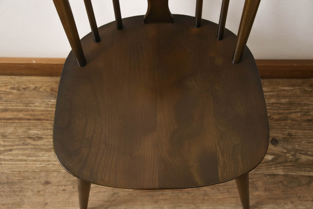 イギリスアンティーク　ERCOL(アーコール)　クッション付き　アザミの透かし彫りが上品な印象を与えるシスルバックチェア(椅子、ダイニングチェア、板座チェア、イス)(R-063038)