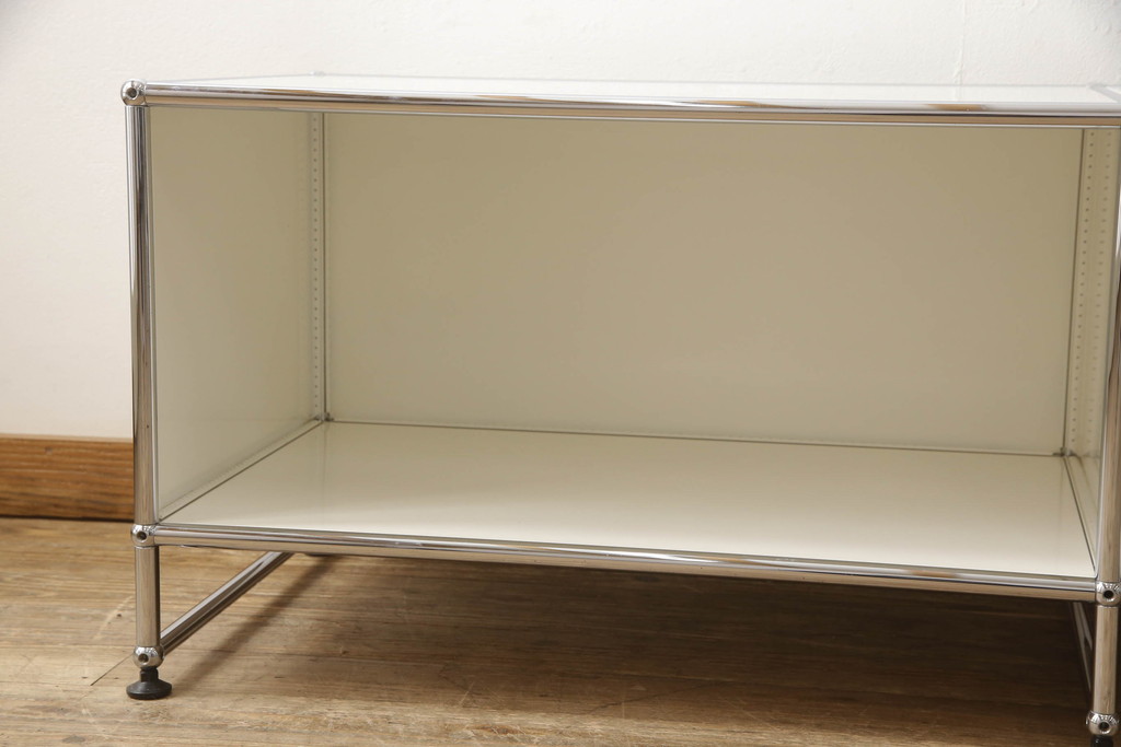 中古　USMハラー(USM Haller)　美しくシンプルなデザインが目を引く鉄製サイドボード(定価約10万円)(キャビネット、オープンラック、飾り棚)(R-063882)