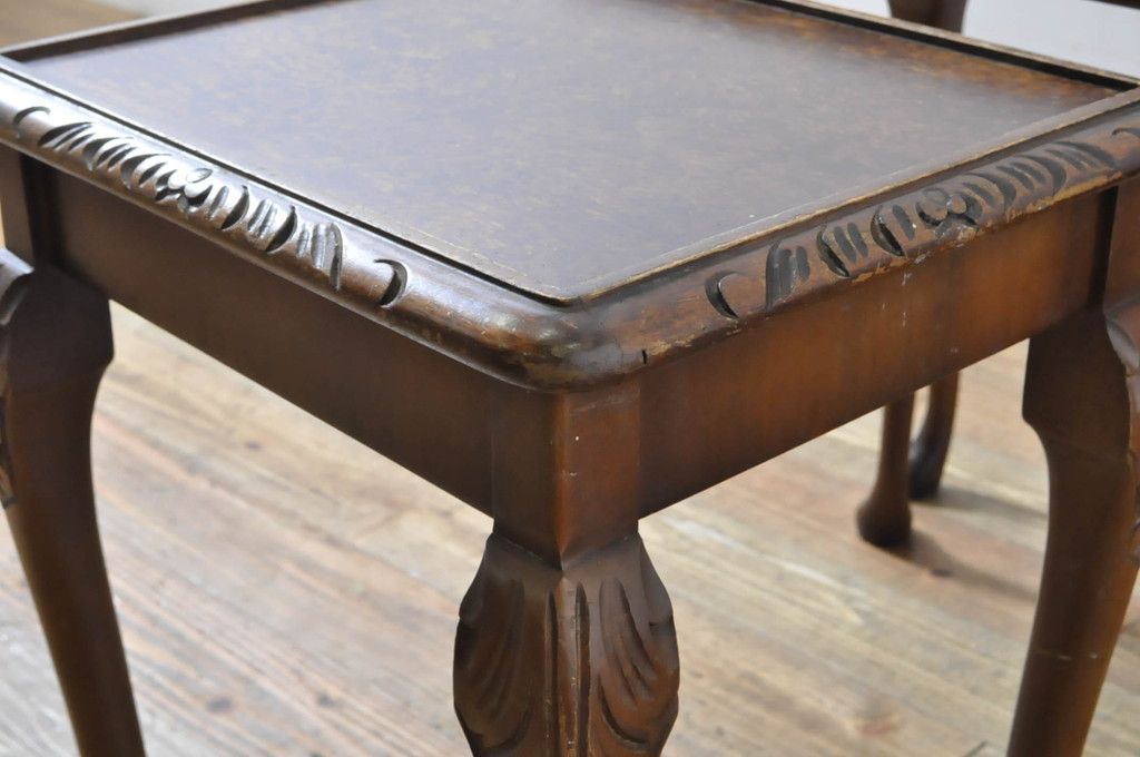 イギリスビンテージ　天板のウォールナット材の杢目が美しいネストテーブル(カフェテーブル、コーヒーテーブル、サイドテーブル、ローテーブル、ヴィンテージ)(R-063830)