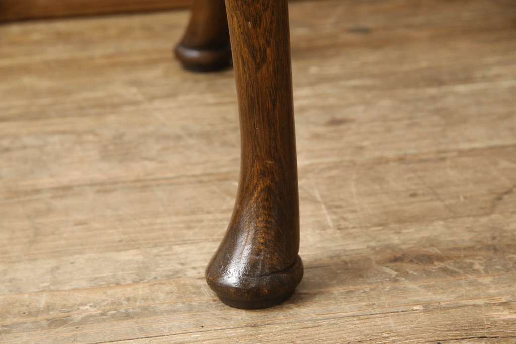イギリスアンティーク　オーク材　猫脚がポイント!!イギリスからやってきた上品なサイドボード(チェスト、サイドキャビネット)(R-052115)