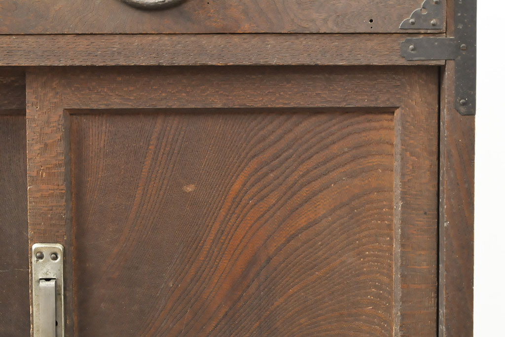 和製アンティーク　明治期　三方ケヤキ材　丸い金具が印象的な帳場箪笥(引き出し、サイドチェスト、時代箪笥、戸棚、収納棚)(R-054128)