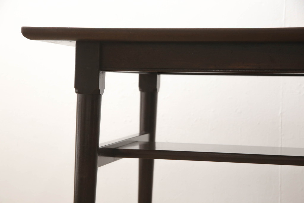 和製ビンテージ　松本民芸家具　深みのある色合いとシンプルなデザインがモダンな空間を演出するダイニングテーブル(作業台、ヴィンテージ)(R-053043)
