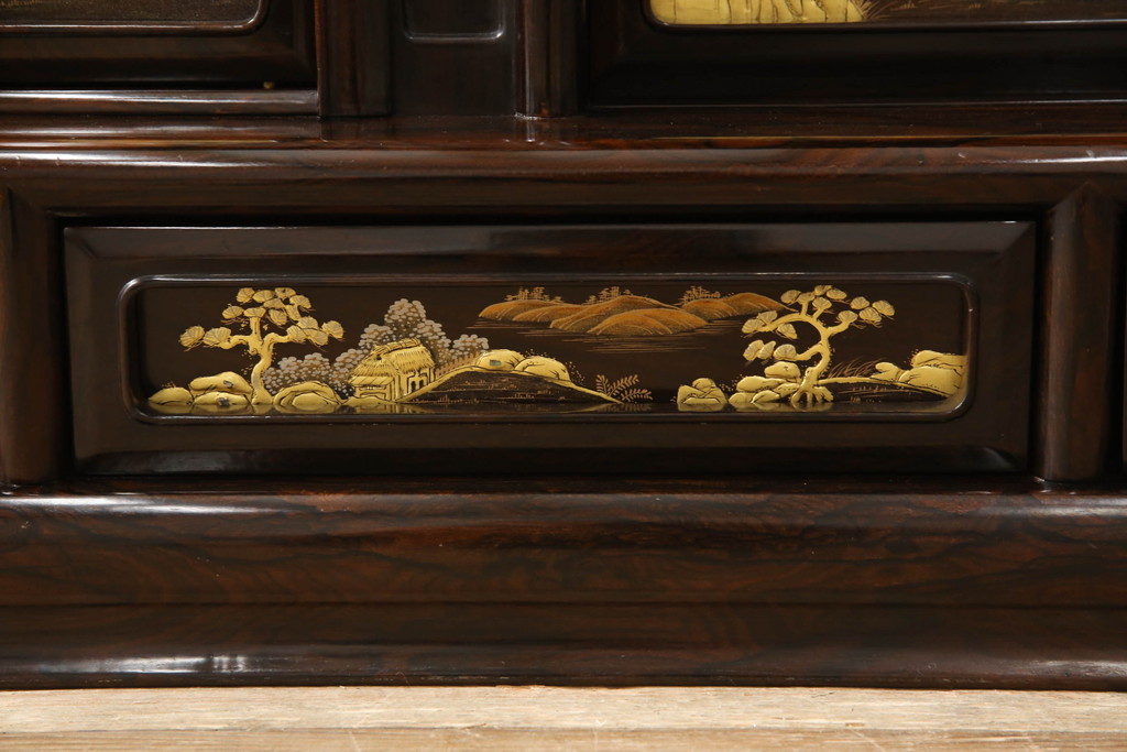 中古　国産工芸家具　林光琳 作　黒檀(コクタン)　品のある佇まいが美しい蒔絵飾り棚(収納棚、戸棚、茶タンス)(R-052614)