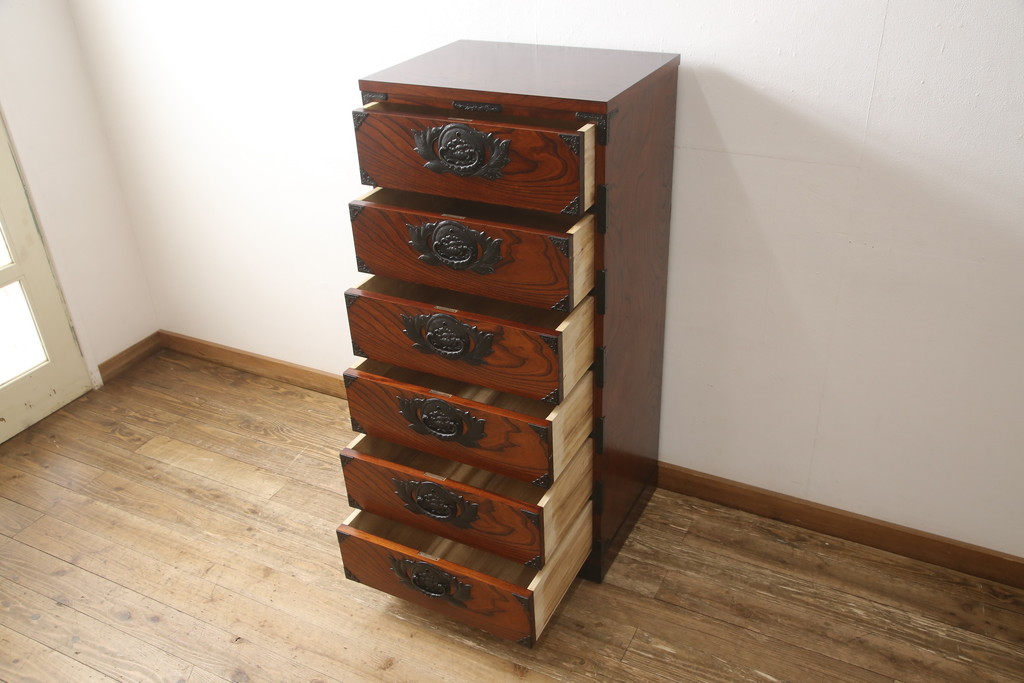 中古　美品　岩谷堂箪笥　こだわりの意匠が目を引く縦型チェスト(整理箪笥、引き出し、和たんす)(R-058834)