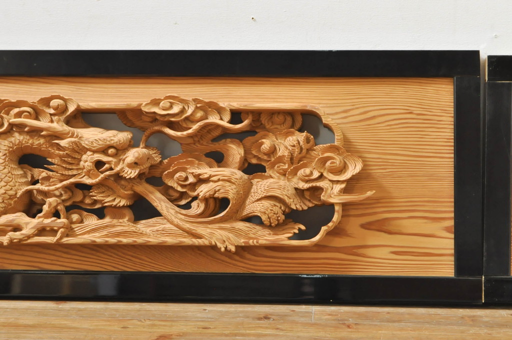ビンテージ建具　杉(スギ)材　躍動感ある龍(竜)が見事な両面彫刻欄間2枚セット(明かり取り、明り取り、ヴィンテージ)(R-076362)