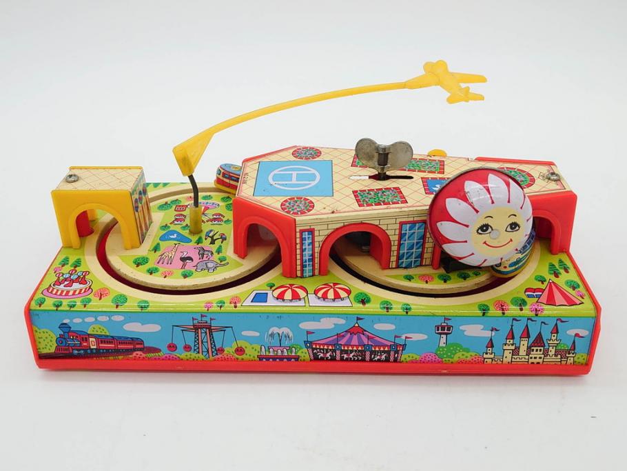 NEWS-BOY　三輪車(VELOCIPEDE)　ACROBAT MONKEY　WHISTLING SPACE TOP SET　ジャンピングコマ　かんらん車　Playland Express　のりものあそび　FAIRYLAND TRAIN SET　HIGHWAY SET　ブリキのおもちゃ10点セット(猿、遊園地、観覧車、乗り物、ゼンマイ歩行、フィギュア、人形、玩具、日本製)(R-078506)