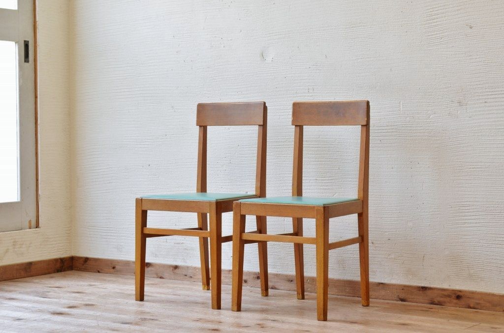 レトロ家具　レトロなデザインの椅子(イス)2脚セット
