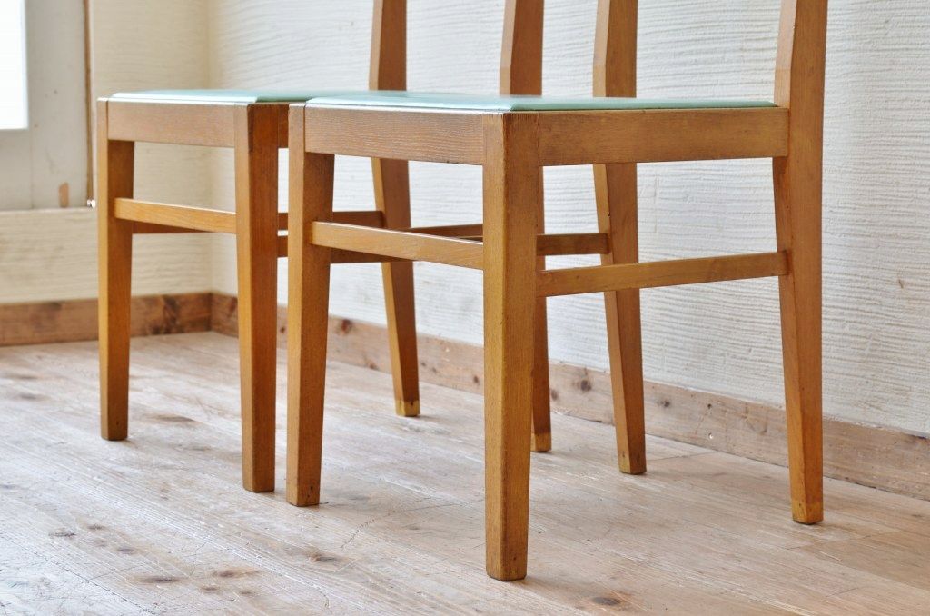 レトロ家具　レトロなデザインの椅子(イス)2脚セット