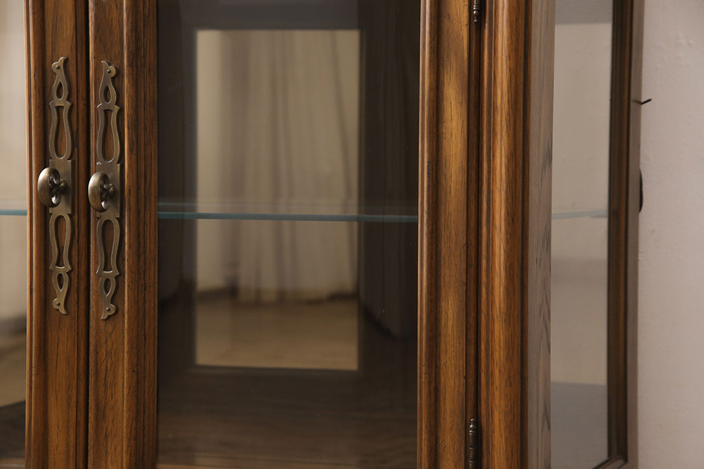 中古　美品　DREXEL HERITAGE(ドレクセルヘリテイジ)　Grand Villa(グランドヴィラ)　優雅で品のある佇まいが美しいガラスケース(キュリオケース、飾り棚、陳列棚)(R-052371)