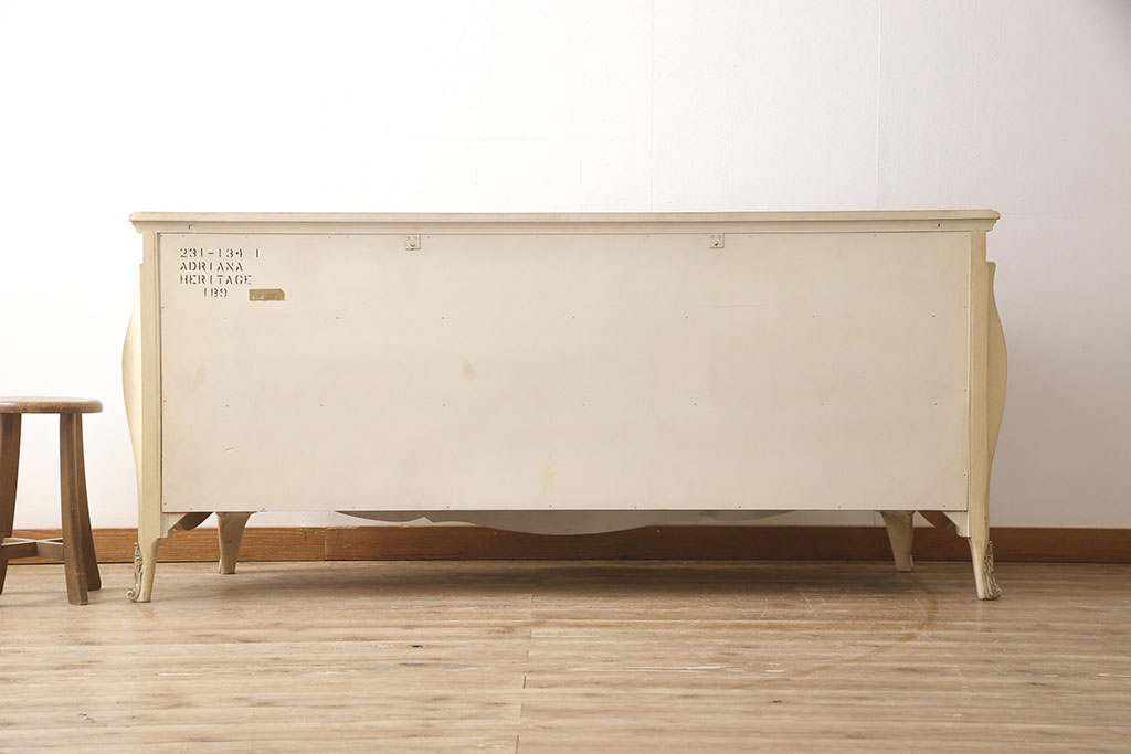 ヴィンテージ家具　DREXEL HERITAGE(ドレクセルヘリテイジ)　ヨーロピアンな雰囲気を醸し出すサイドボード(サイドチェスト、サイドキャビネット、ビンテージ)(R-053419)