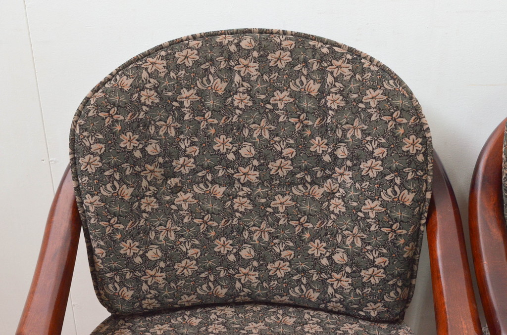 中古 美品 カリモク家具(karimoku) ゆったりと座れるキャスター