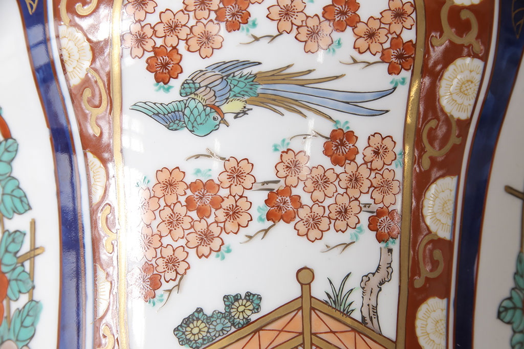 中古 美品 有田焼(伊万里焼) 細やかな絵柄と鮮やかな色づかいが