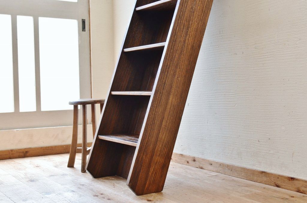 アンティーク家具　高級品!総桐材の階段風飾り棚(陳列棚)