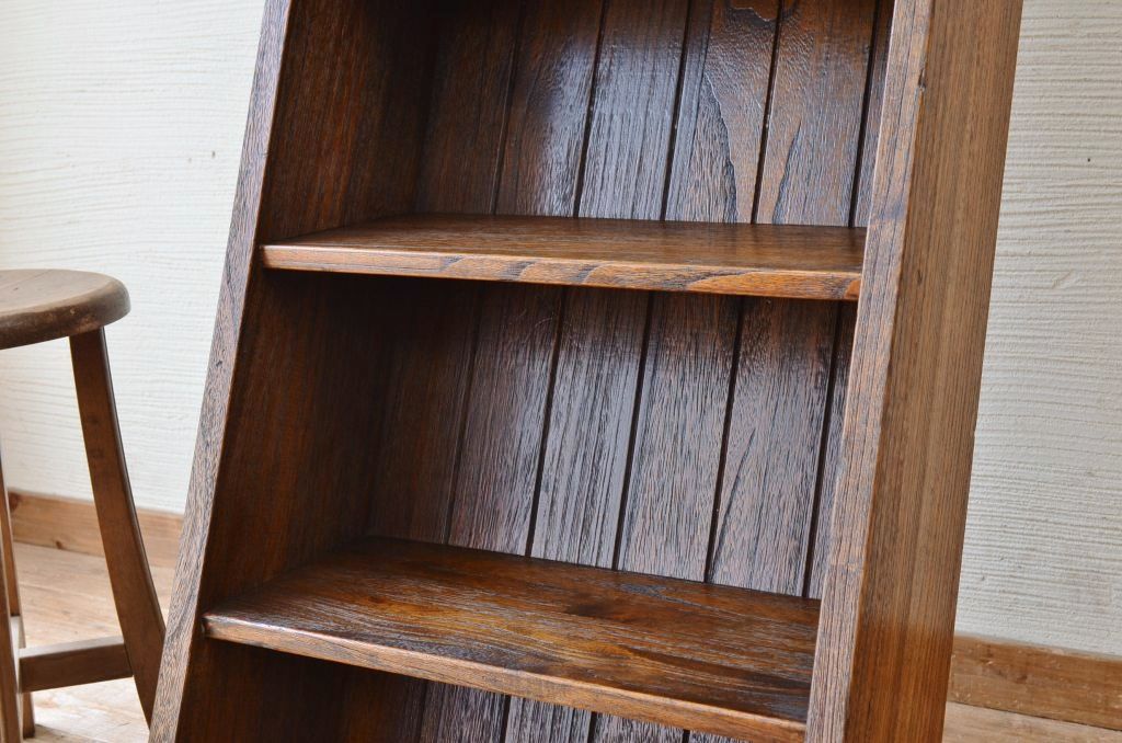 アンティーク家具　高級品!総桐材の階段風飾り棚(陳列棚)