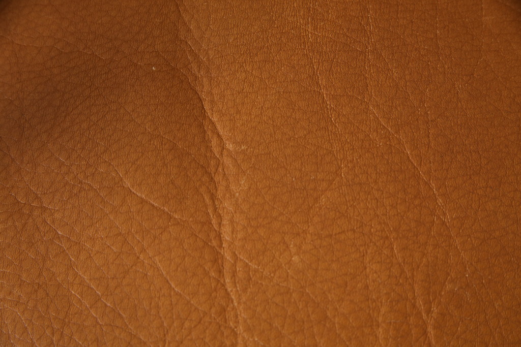 デンマークビンテージ　P.Jeppesen Mobelfabrik 　PJ Furniture(P.J.ファニチャー社)　Ole Wanscher(オーレ・ヴァンシャー) 　本革(レザー)　PJ149 Colonial Chair(コロニアルチェア)　ミッドセンチュリースタイルの空間づくりにおすすめのアームチェア(イージーチェア、1人掛けソファ、ヴィンテージ、北欧)(R-077899)