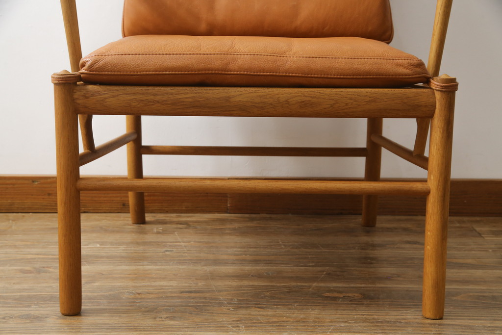 デンマークビンテージ　P.Jeppesen Mobelfabrik 　PJ Furniture(P.J.ファニチャー社)　Ole Wanscher(オーレ・ヴァンシャー) 　本革(レザー)　PJ149 Colonial Chair(コロニアルチェア)　ミッドセンチュリースタイルの空間づくりにおすすめのアームチェア(イージーチェア、1人掛けソファ、ヴィンテージ、北欧)(R-077899)