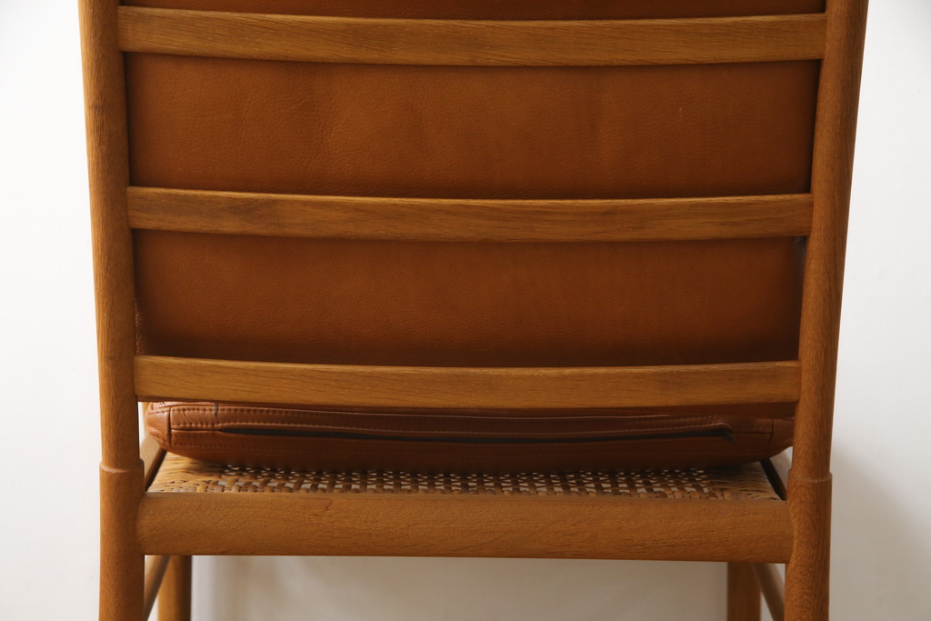 デンマークビンテージ　P.Jeppesen Mobelfabrik 　PJ Furniture(P.J.ファニチャー社)　Ole Wanscher(オーレ・ヴァンシャー) 　本革(レザー)　PJ149 Colonial Chair(コロニアルチェア)　ミッドセンチュリースタイルの空間づくりにおすすめのアームチェア(イージーチェア、1人掛けソファ、ヴィンテージ、北欧)(R-077899)