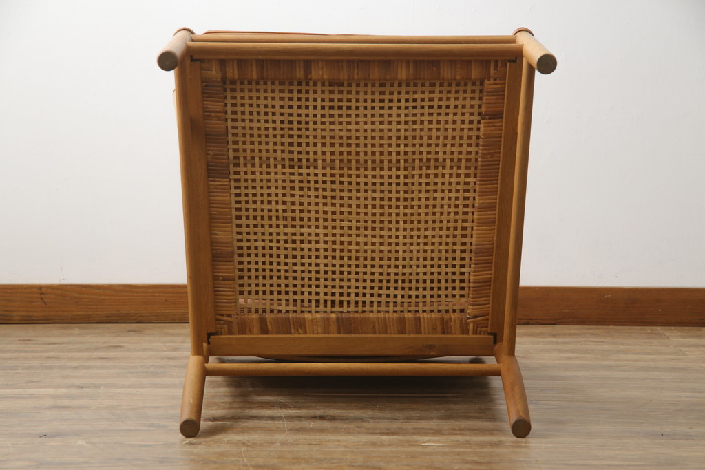 デンマークビンテージ　P.Jeppesen Mobelfabrik 　PJ Furniture(P.J.ファニチャー社)　Ole Wanscher(オーレ・ヴァンシャー) 　本革(レザー)　PJ149 Colonial Chair(コロニアルチェア)　ミッドセンチュリースタイルの空間づくりにおすすめのアームチェア(イージーチェア、1人掛けソファ、ヴィンテージ、北欧)(R-077899)