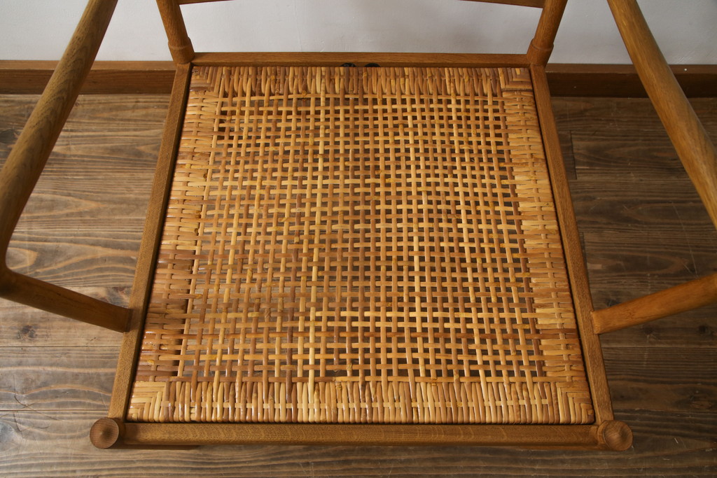 デンマークビンテージ　P.Jeppesen Mobelfabrik 　PJ Furniture(P.J.ファニチャー社)　Ole Wanscher(オーレ・ヴァンシャー) 　本革(レザー)　PJ149 Colonial Chair(コロニアルチェア)　ミッドセンチュリースタイルの空間づくりにおすすめのアームチェア(イージーチェア、1人掛けソファ、ヴィンテージ、北欧)(R-077899)