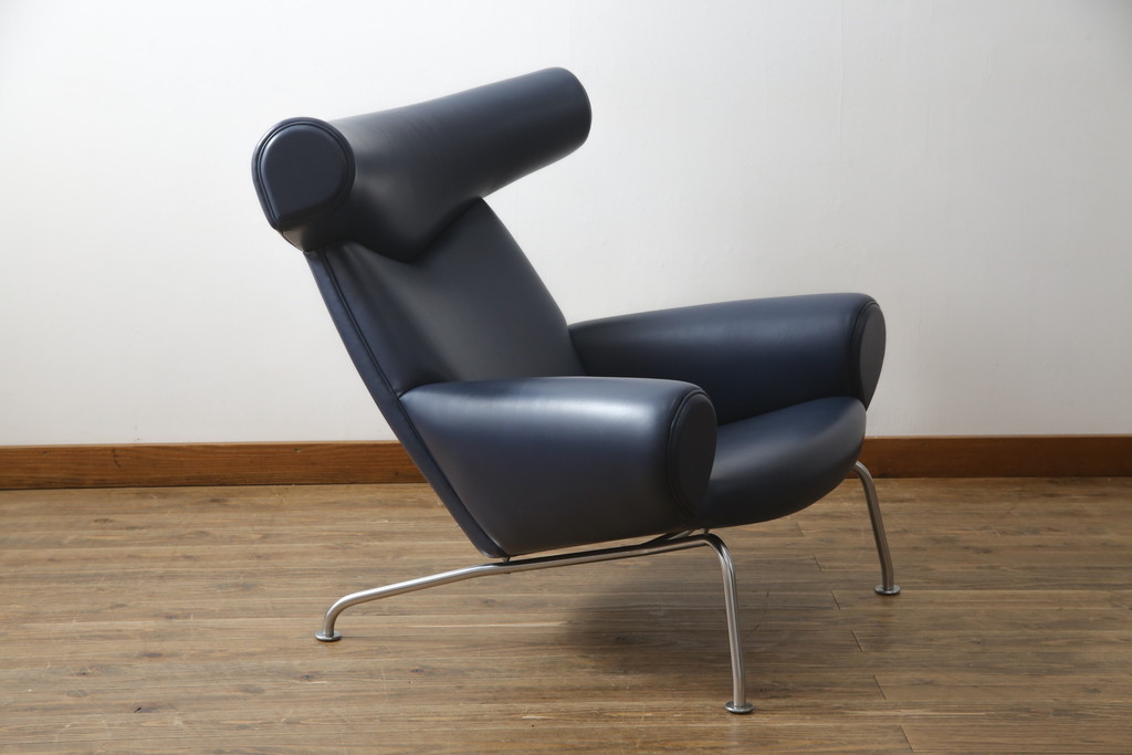 中古　デンマーク　Hans J Wegner(ハンス・J・ウェグナー)デザイン　EJ 100　ユニークなデザインが空間のアクセントになる本革オックスチェア(1人掛けソファ、サロンチェア、1P、レザー、北欧)(定価約170万円)(R-060733)
