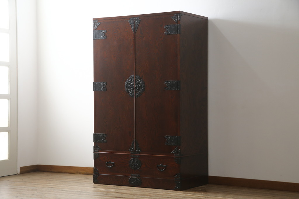 中古　岩谷堂箪笥　迫力ある木目と深みのある色合いが目を引く箪笥ワードローブ(洋服タンス、収納棚)(R-055115)
