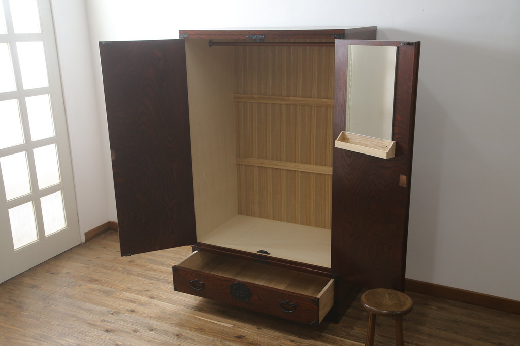 中古　岩谷堂箪笥　迫力ある木目と深みのある色合いが目を引く箪笥ワードローブ(洋服タンス、収納棚)(R-055115)