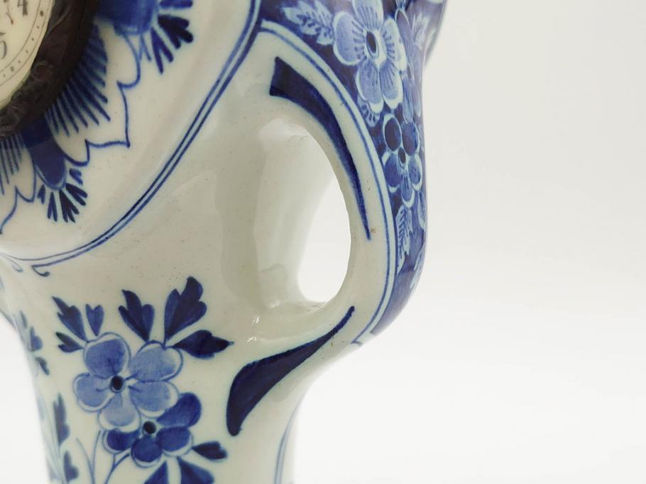 ジャンク品　ビンテージ　オランダ　DELFT(デルフト)　ブルーハンドペイント　細かな染付に匠の技が光る置時計(風車、花、フラワー、草花、風景、ヴィンテージ、陶器)(R-078694)