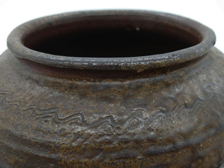 室町時代 古備前焼 波状文 高さ 約23cm 素朴な味わいがある壺 室町時代 古備前焼 波状文 高さ 約23cm 素朴な味わいがある壺