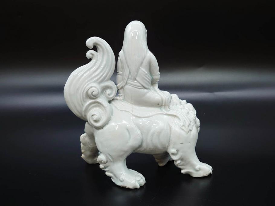時代物 焼物 磁器 高さ 約17cm 白磁唐獅子観音像(中国?、置物