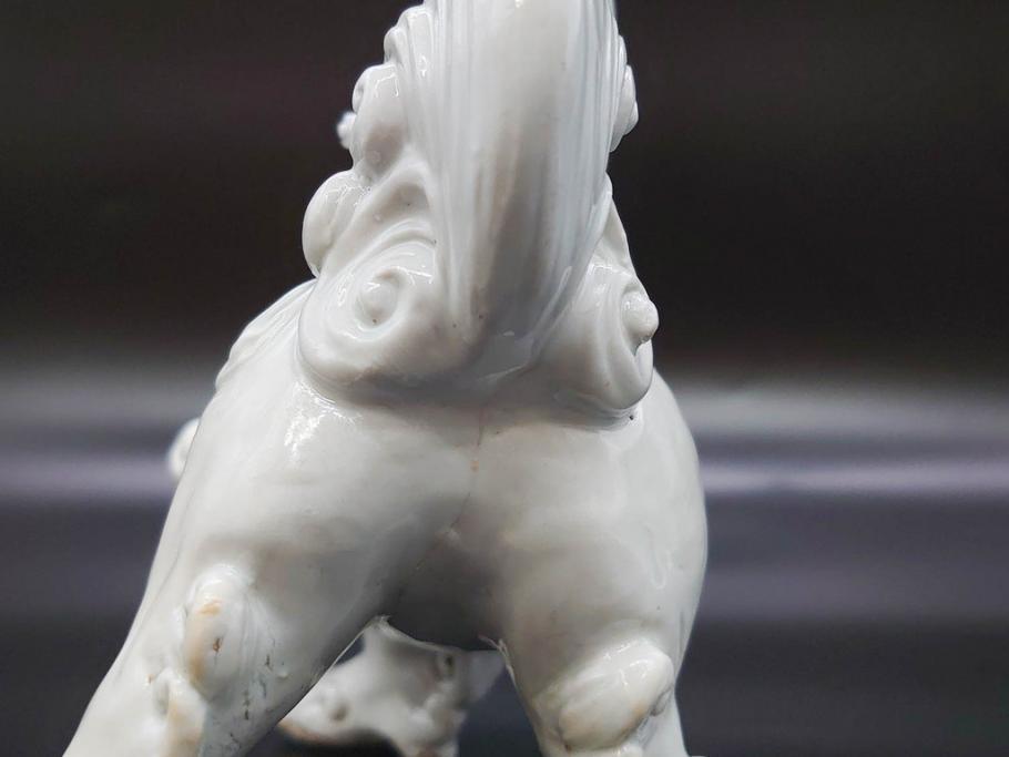 時代物 焼物 磁器 高さ 約17cm 白磁唐獅子観音像(中国?、置物
