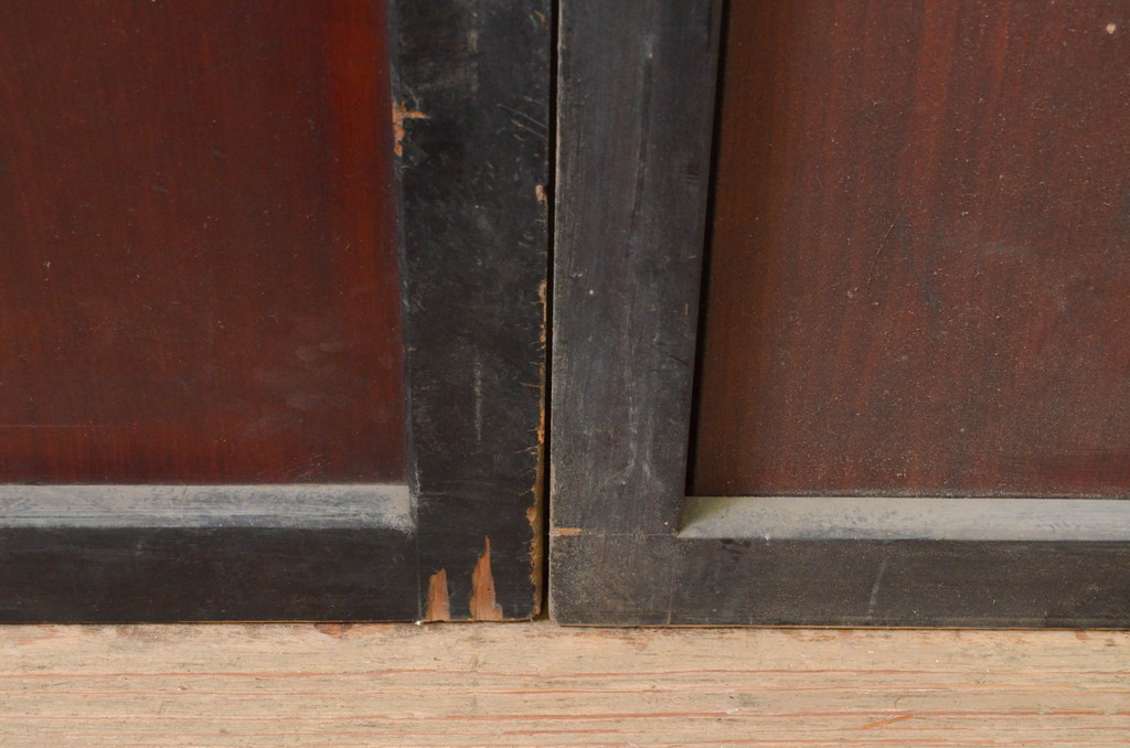アンティーク建具　漆塗り　落ち着いた和の空間を演出する板戸窓2枚セット(引き戸)(R-069658)