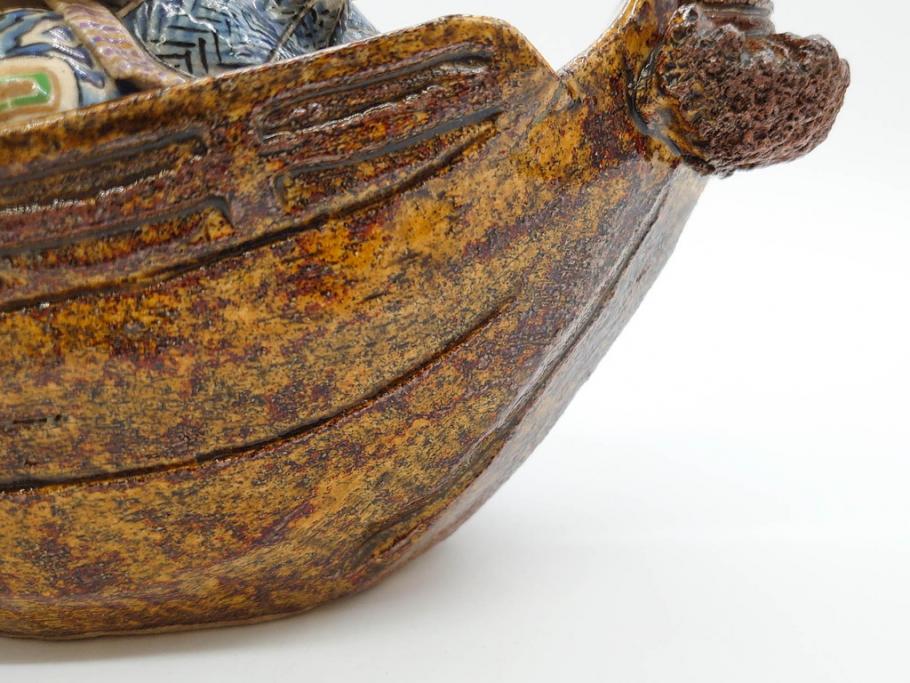 伊東陶山　高さ約20cm　細部まで丁寧に作られた宝舟(商売繁盛、宝船、縁起物、帆船、七福神、八仙、置物、オブジェ、共箱付き)(R-078649)