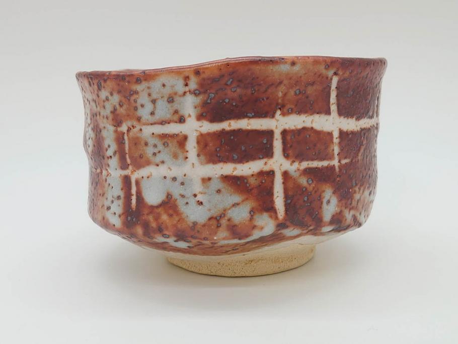 青龍洞　志野　約13cm　4.1寸　深みのある色合いが上品な和の雰囲気を高める茶碗(茶道具、花押、志埜、立花大亀、茶器、抹茶碗、和食器、共箱付き、四寸一分)(R-071813)