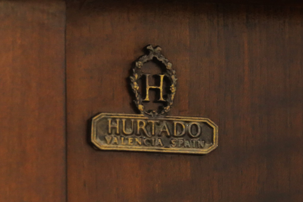 中古　美品　スペイン　ウルタド(HURTADO)社製　象嵌入り　波打つ木目が絵画のように美しいサイドボード(定価約90万円)(サイドキャビネット、引き出し、チェスト)(R-056150)
