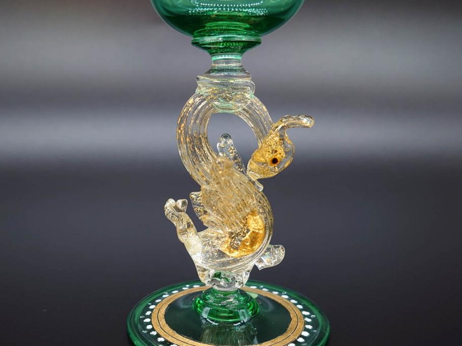 イタリア　ムラノガラス　ベネチアンガラス　金彩　白鳥　煌びやかなデザインが華やかな印象を与えるワイングラス(ヴェネチアングラス、MURANO、ムラーノガラス、作家物)(R-071815)